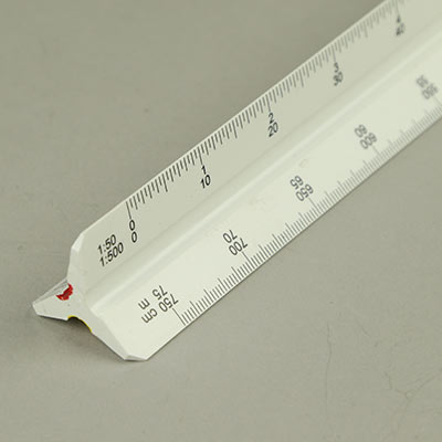 Triangular scale rule