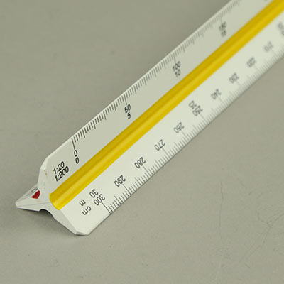 Triangular scale rule