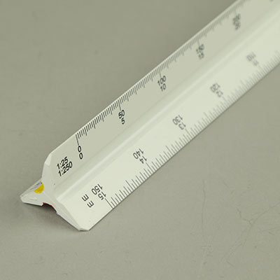 Triangular scale rule