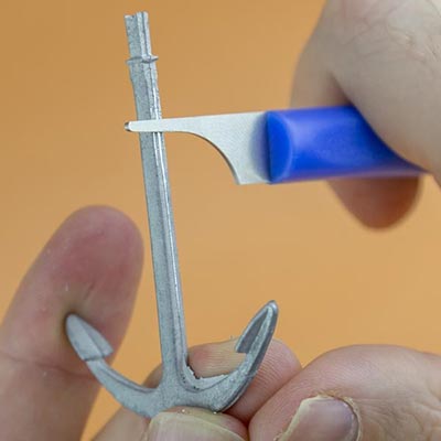 Mouldline removal tool