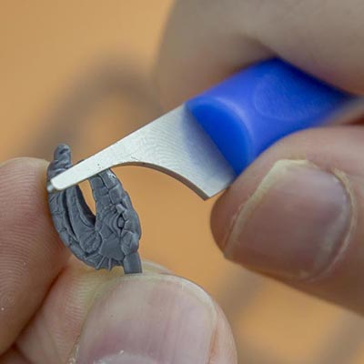 Mouldline removal tool