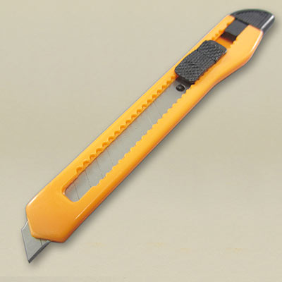 Jakar Small Cutting Knife with Snap Off Blades